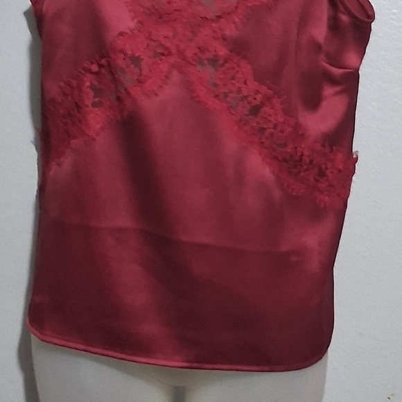 Lulu's Burgundy Top - Picture 2 of 6